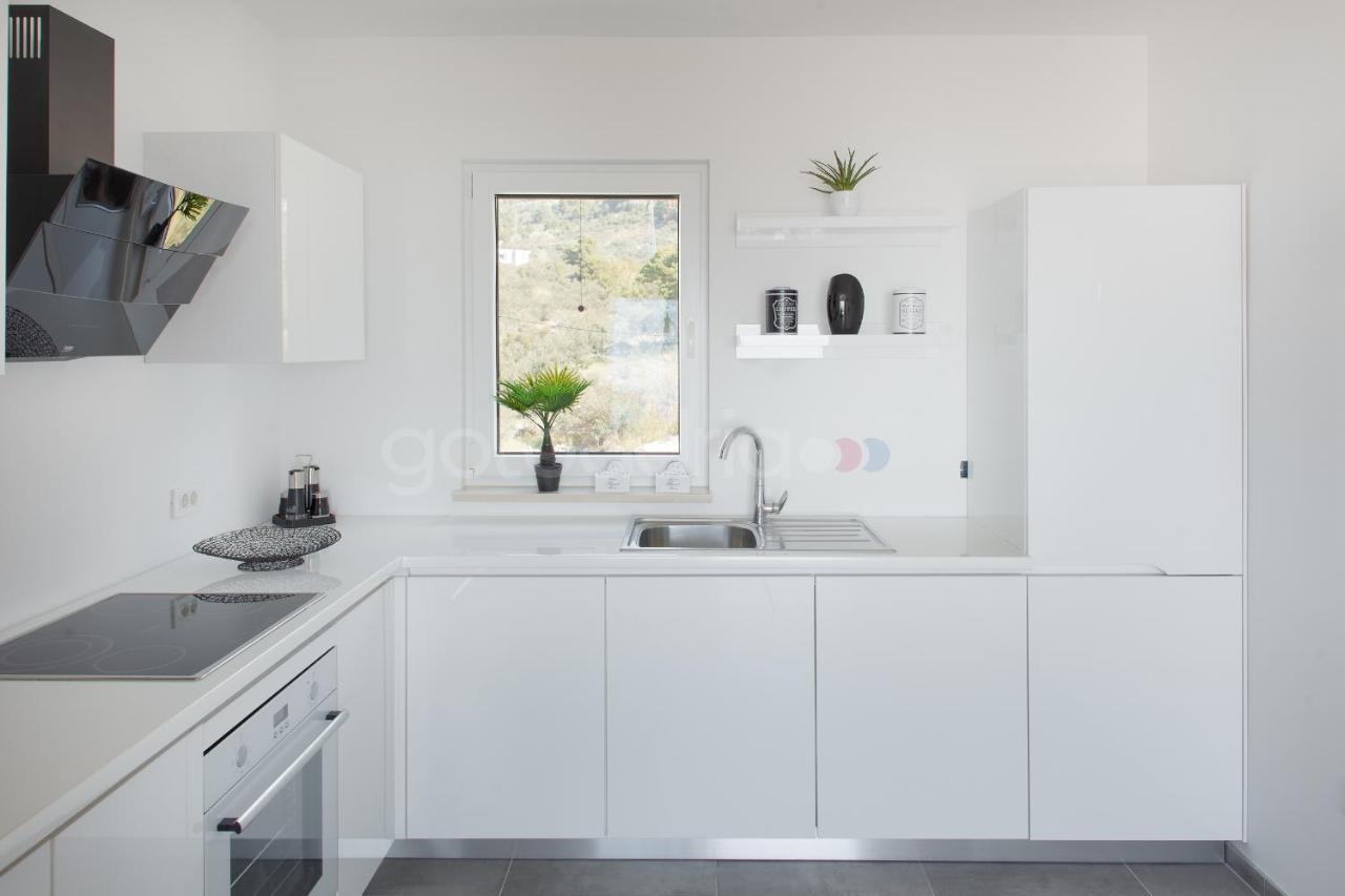 Luxury Apartment Sofia -Free Beach Parking Makarska Kültér fotó