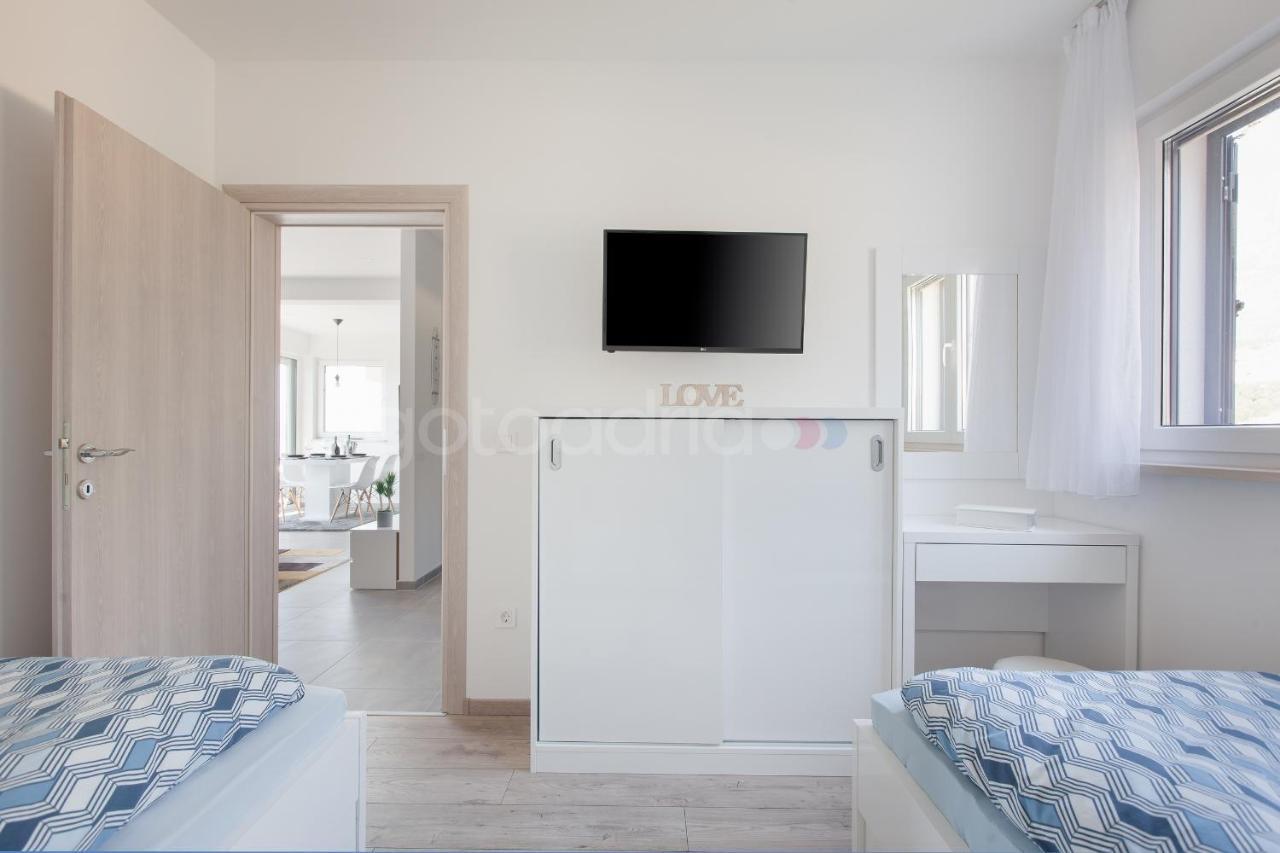 Luxury Apartment Sofia -Free Beach Parking Makarska Kültér fotó